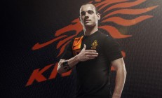 开云体育官方网站-意甲焦点战之夜，浓眉进攻端无人可挡，绿茵场上的统治级表演