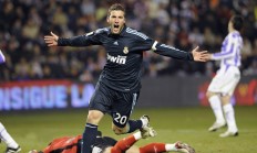 开云体育下载-绿茵与硬木的交响，当西甲德比遇见CBA巅峰战