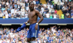 开云体育官网-冰与火之歌，四川队绝杀雄鹿，戈贝尔如何点燃跨洋赛场？