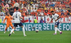 开云体育视频直播-球员热身备战，欧洲杯再掀足球风暴的简单介绍