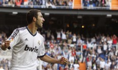 开云体育APP下载-赛道上的心跳时刻，索伯车队险胜迈凯伦，拉塞尔刷新纪录