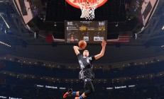 开云体育登录-逆转与新生，阿尔卡拉斯在蒙特卡洛与年终总决赛的高光交响