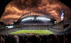 开云体育登录-东决关键战之夜，字母哥攻防两端的绝对统治