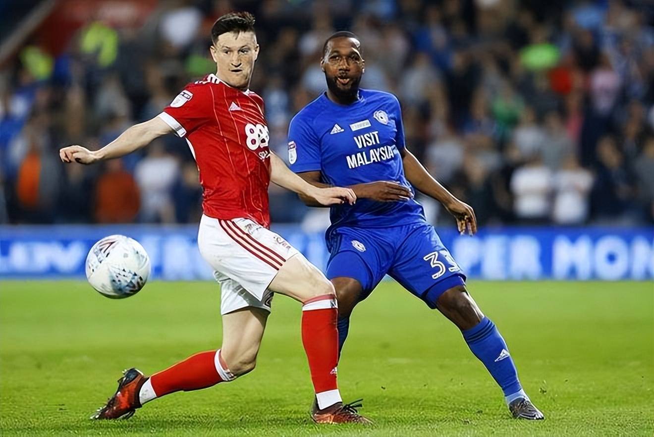 圣埃蒂安队员表现出色，客场战胜对手的简单介绍