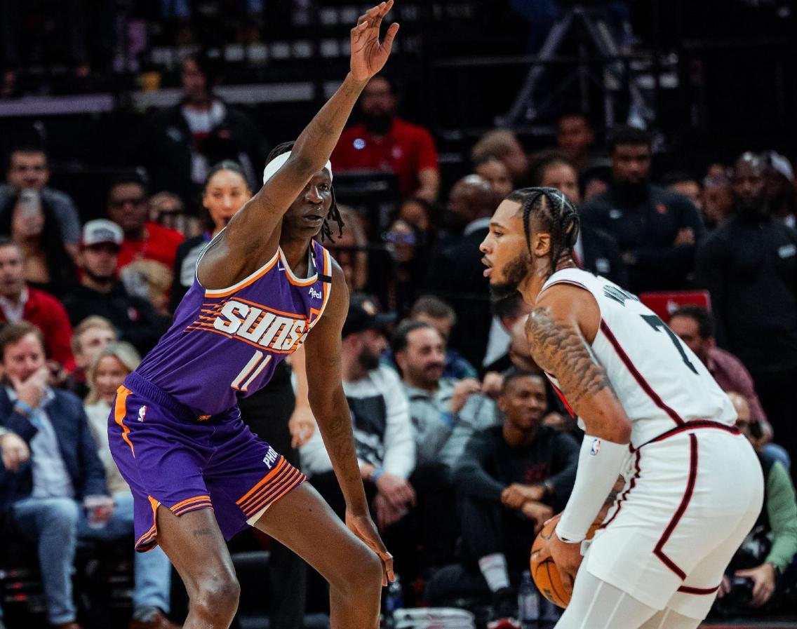 火箭队客场逆转胜出，振作雄心士气的简单介绍