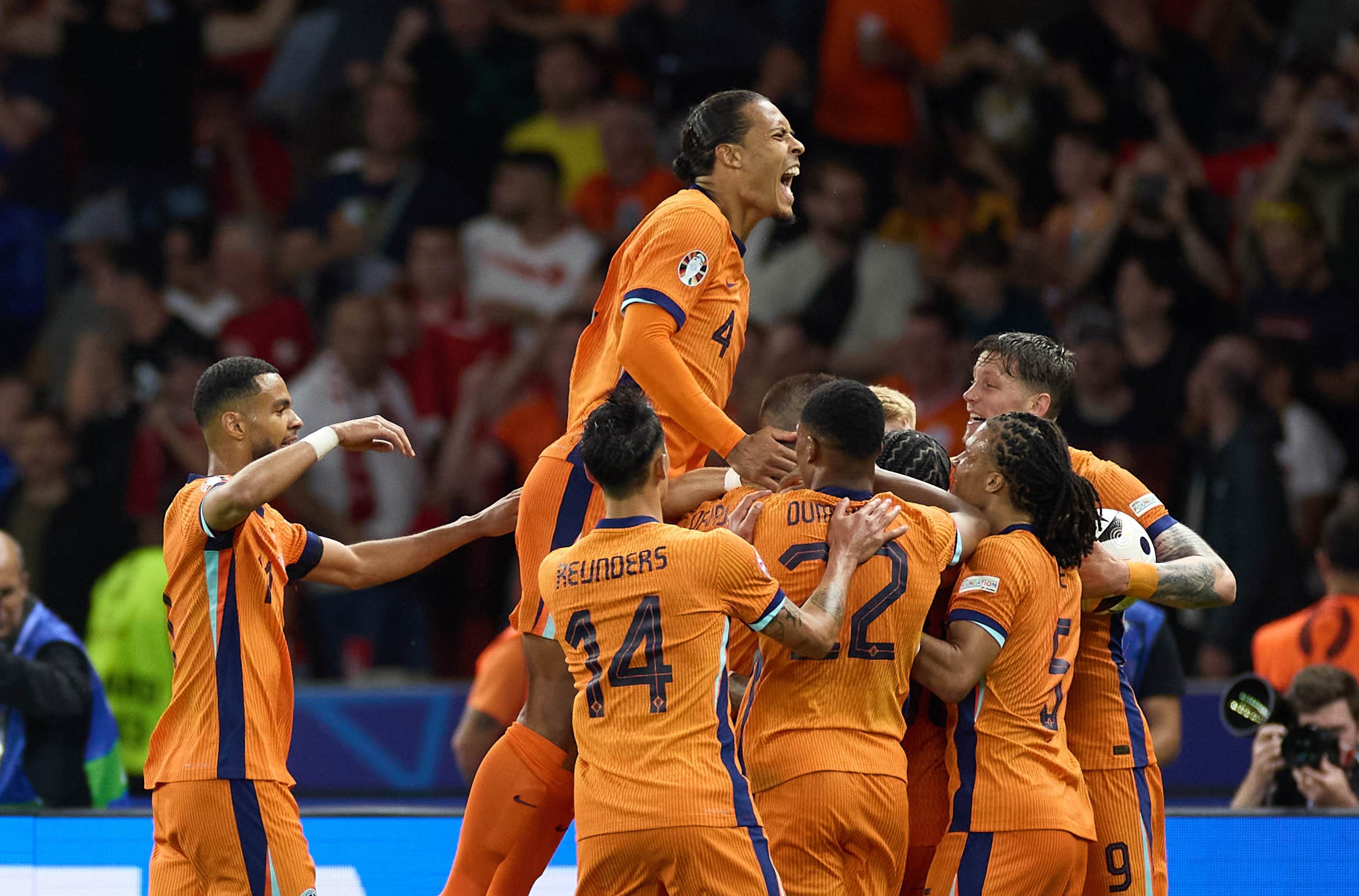 荷兰队在对阵摩洛哥队的比赛中获胜的简单介绍