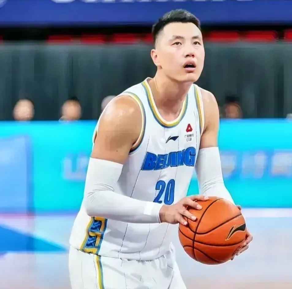 篮球比赛中球员的身体素质发挥出色的简单介绍