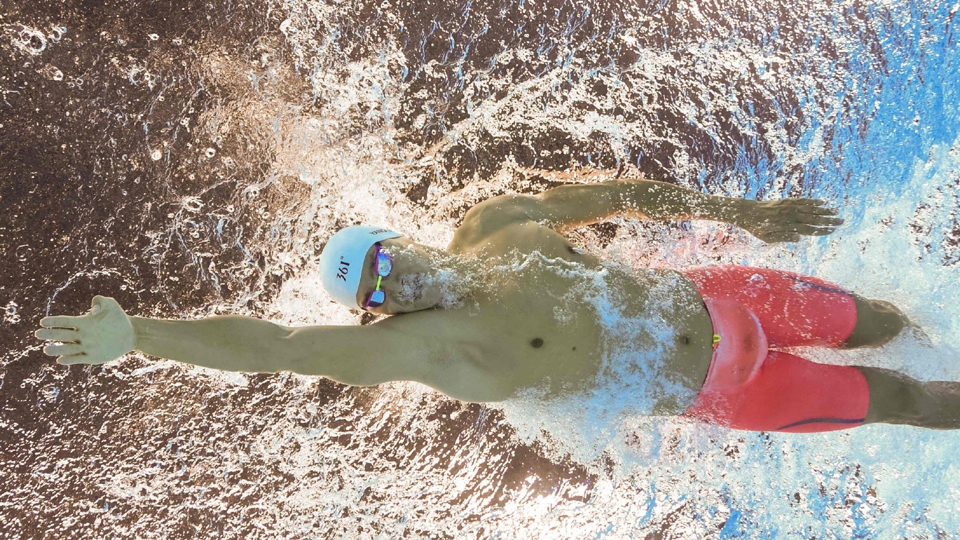 戈贝尔成为全场焦点,太阳一波带走开拓者,防守核心如何主宰比赛走向