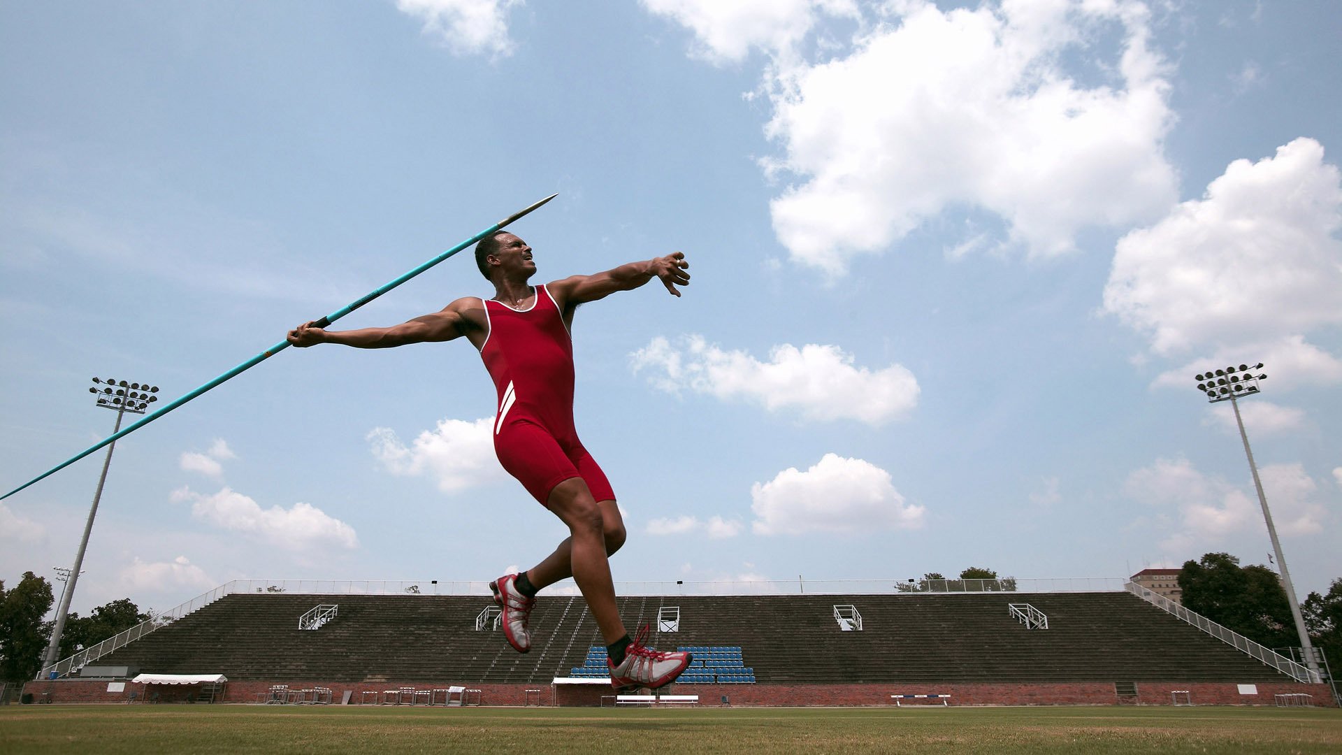 赛道上的双重奇迹，索伯逆转马丁，皮亚斯特里刷新历史纪录